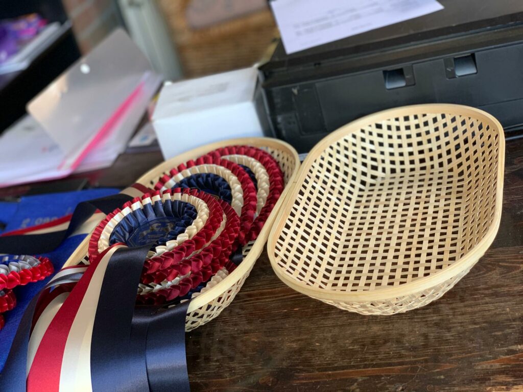 Rozetten van PSV La Grande op het secretariaat